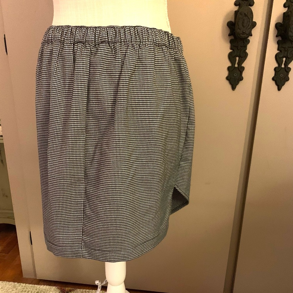 BCBG Black and White Houndstooth Gathered-Front Women's Skirt - Picture 5 of 7